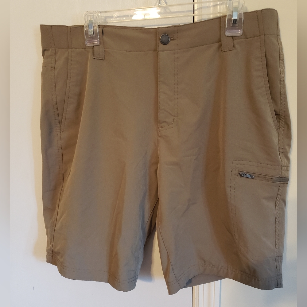 ZeroXposur Men's Khaki Cargo Shorts